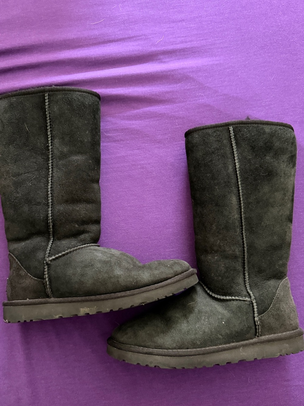 UGG Classic Short Suede Boots in Black